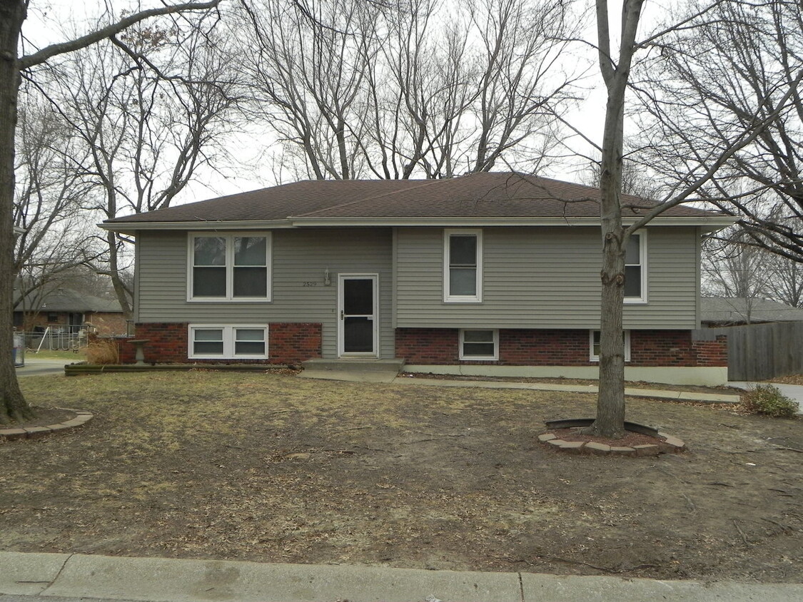 Primary Photo - Cute 3 Bedroom, 2 Bath in Blue Springs!