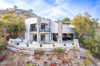 Building Photo - 7044 N Hillside Dr