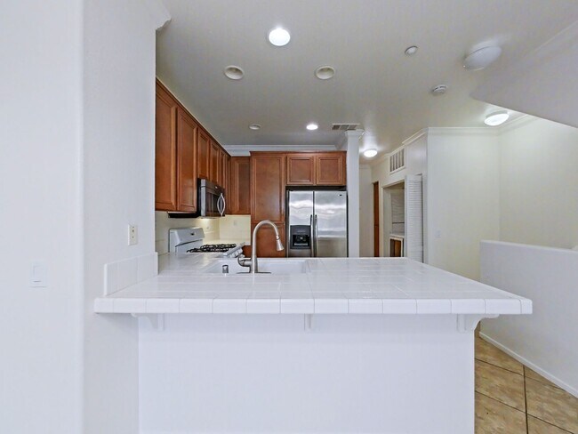 Foto del edificio - Spacious 3-Bedroom Home in Prime San Diego Location