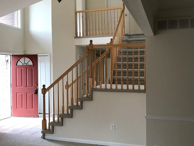 Building Photo - 7782 Watford Dr