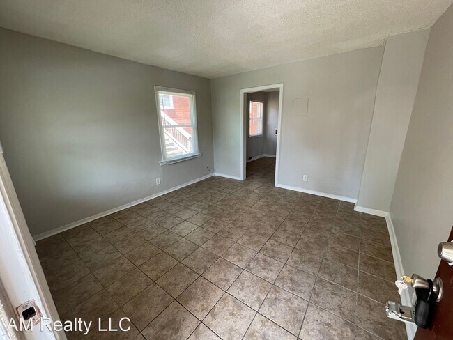 Foto del edificio - 2 br, 1 bath House - 3405 Reid Avenue Unit A