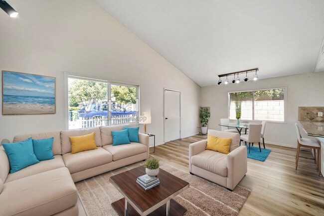 Foto del edificio - 7134 1/2 Yarmouth Ave