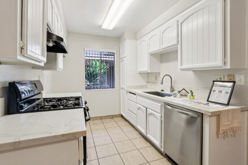 Foto principal - 725 E Providencia Ave