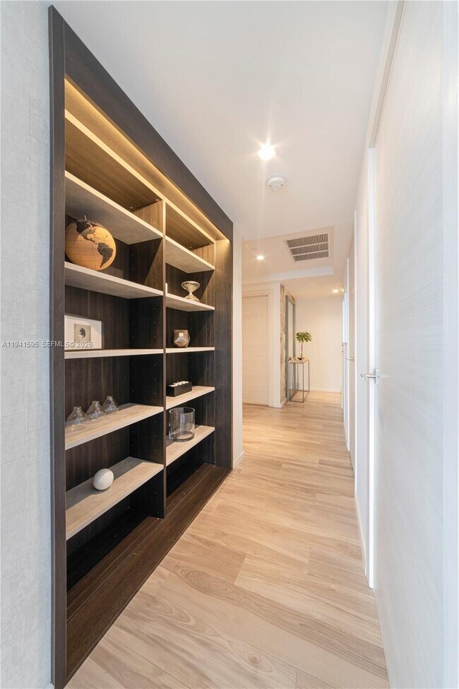 Foto del edificio - 801 S Miami Ave