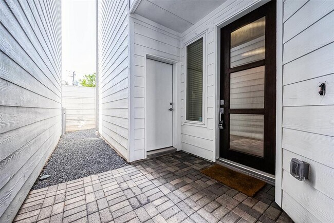 Foto del edificio - 1716 Eado Point Ln