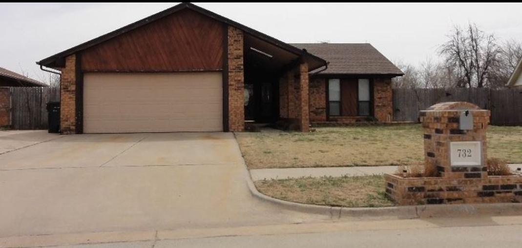 Foto principal - 732 Waterview Rd