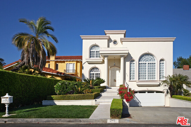 Building Photo - 218 S Medio Dr