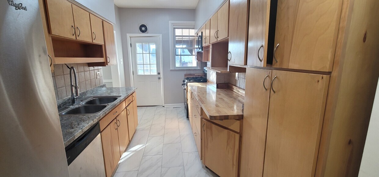 Foto principal - 5896 Hobart St
