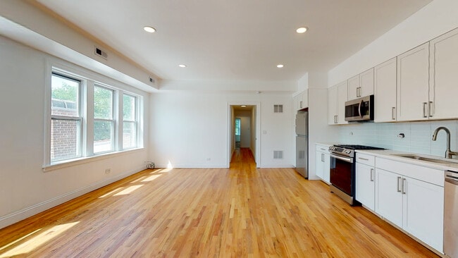 Building Photo - 3419 W Medill Ave
