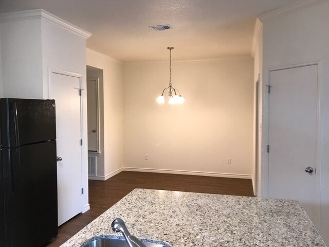 Building Photo - 403 Olaf Dr