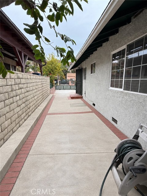 Building Photo - 7881 Claybeck Ave
