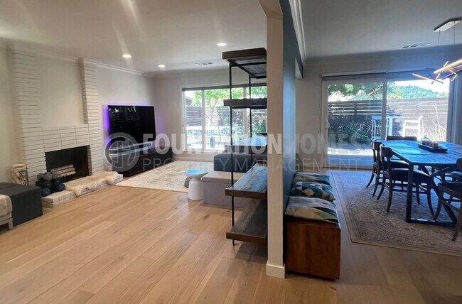 Foto del edificio - 643 Tanbark Terrace