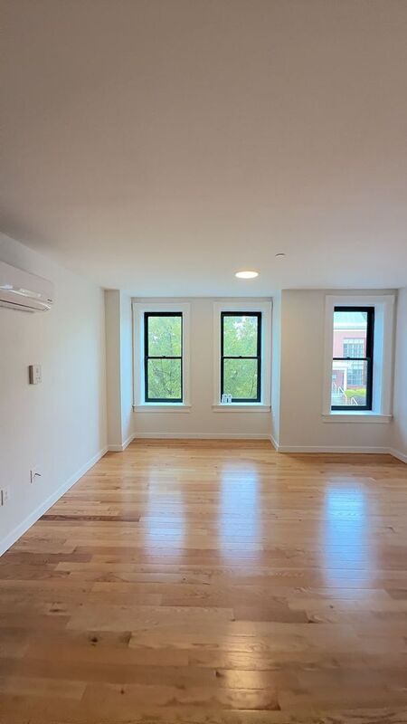 Foto del edificio - 2527 St Paul St