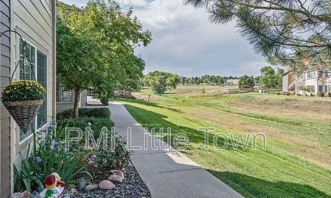 Foto del edificio - 8765 W Berry Ave