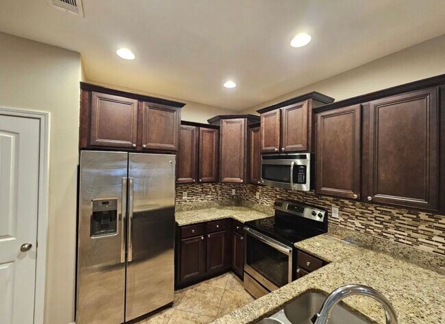 Cocina - 2127 Wilsons Plover Cir