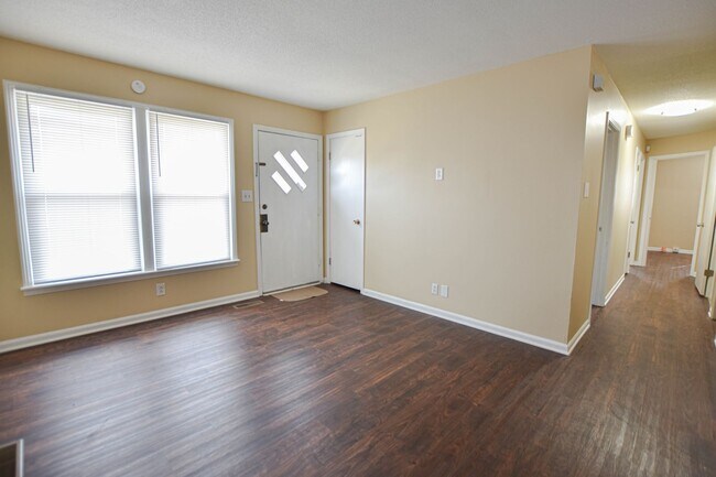 Foto del edificio - Pet Friendly Three Bedroom!