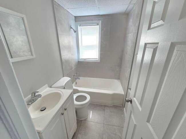 Building Photo - Charming Home in East Baltimore