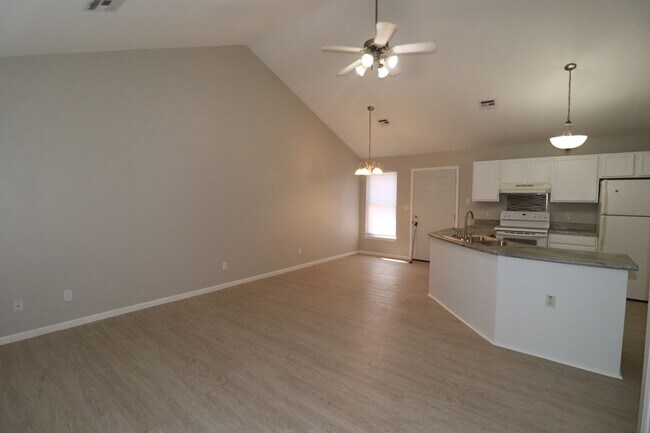 Foto del edificio - Newly updated duplex for rent!