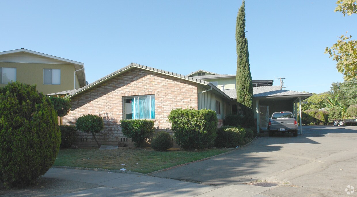 Primary Photo - 2244 Tomasina Ct
