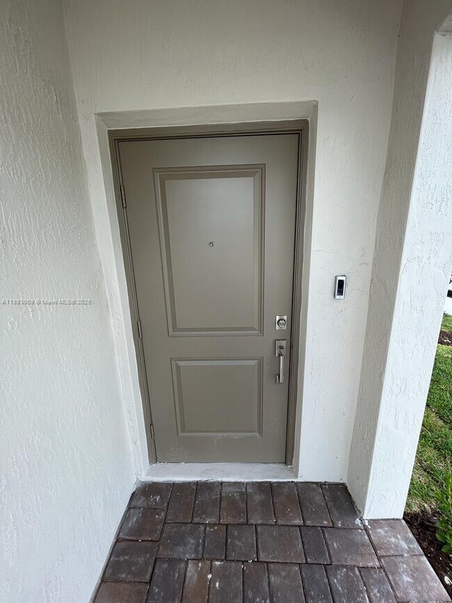 Foto del edificio - 24628 SW 118 Ct