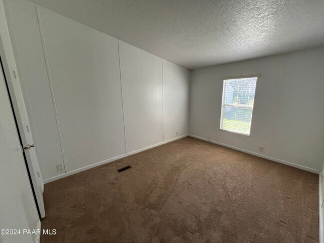 Building Photo - 17287 E Lakeview Ct