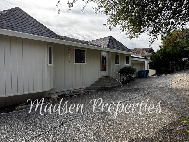 Building Photo - 6367 Woodman Dr
