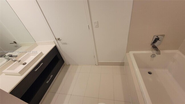 Foto del edificio - 55 SW 9th St