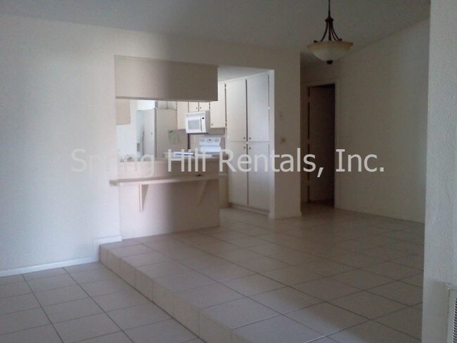 Building Photo - 3 bedroom pool home