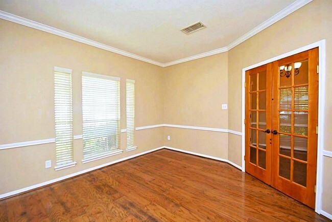 Building Photo - 21523 Santa Clara Dr