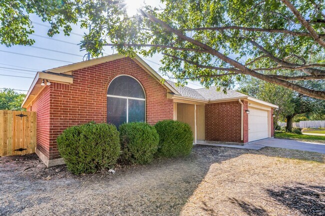 Building Photo - Beautiful 3BD/2BA Home in South Arlington
