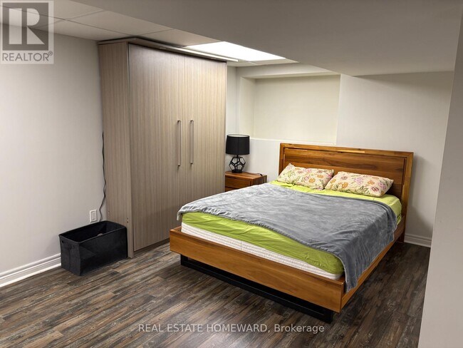 Photo du bâtiment - 33 Braeburn Dr