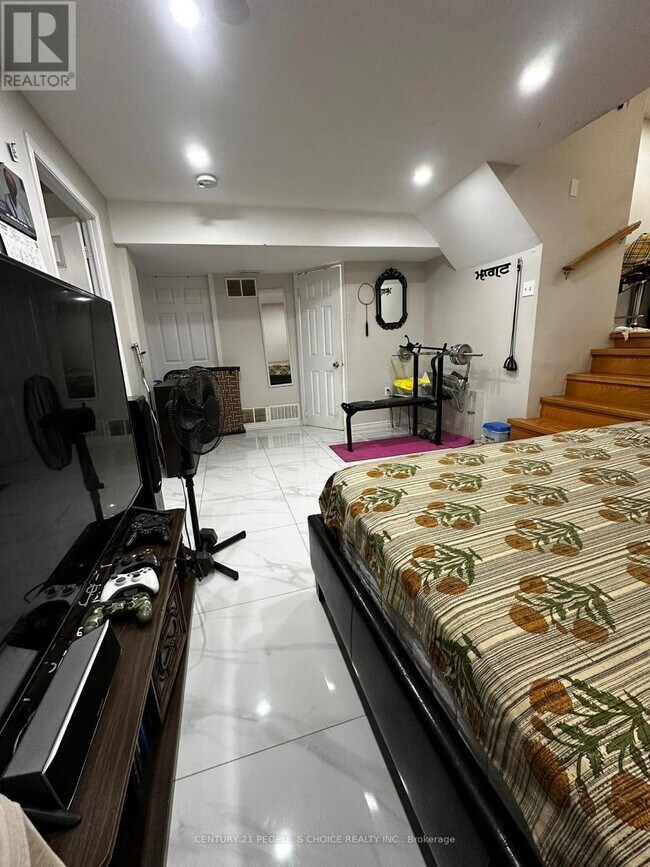 Building Photo - 147 Bruce Beer Dr