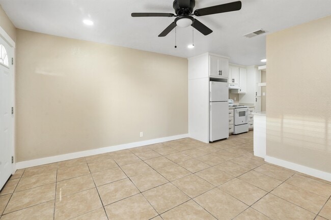 Foto del edificio - 604 E 2nd St