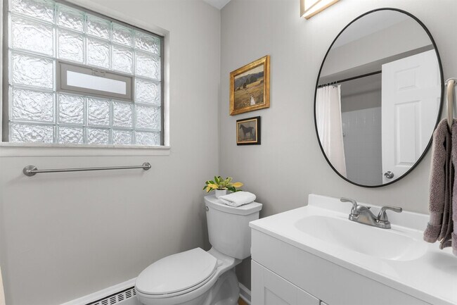 Foto del edificio - 55 Hollywood Ct