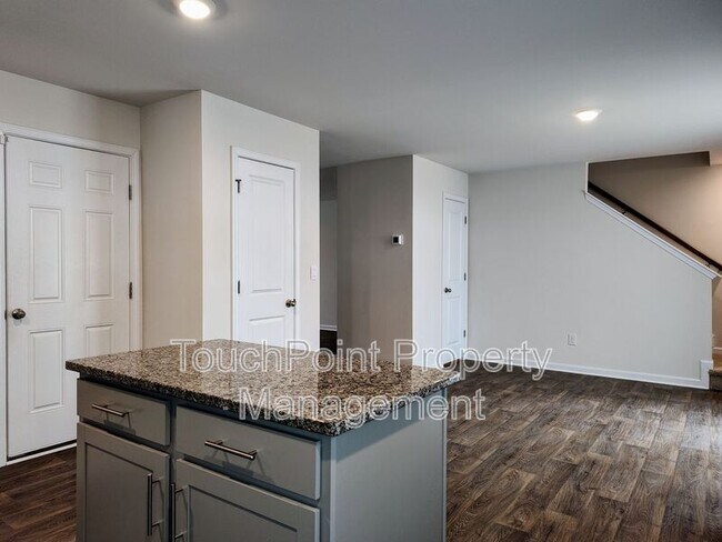 Building Photo - 2109 Allium Dr