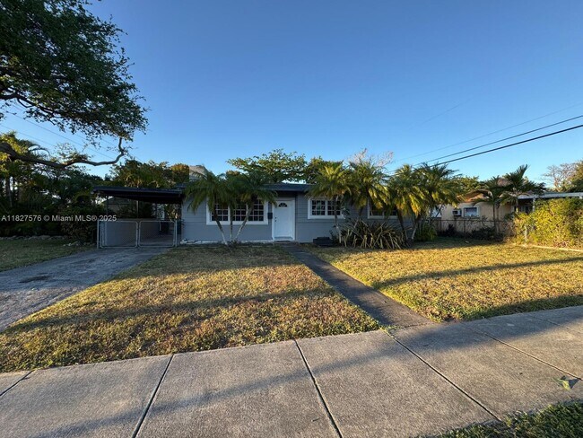 Foto del edificio - 8645 SW 127th St