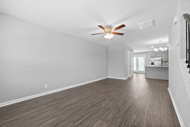 Building Photo - 2 Bedroom 2 1/2 Bath Pet Friendly Condo For Rent!