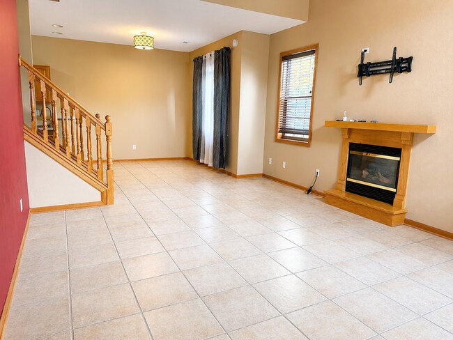 Building Photo - 13849 Hyacinth Dr