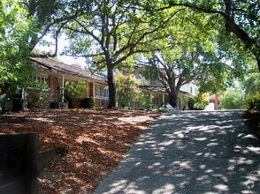 Building Photo - 5887 Arboretum Dr