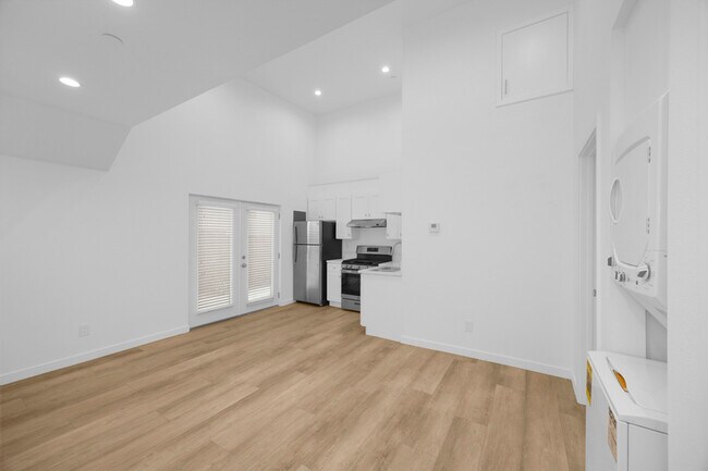 Foto del edificio - 308 N Catalina Ave