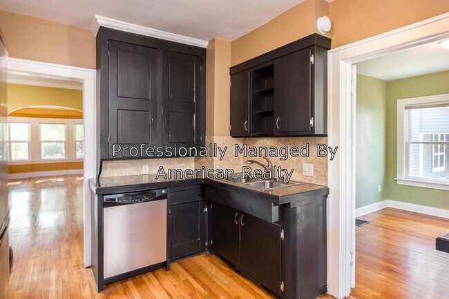 Foto del edificio - 1327 Tamarack Ave NW