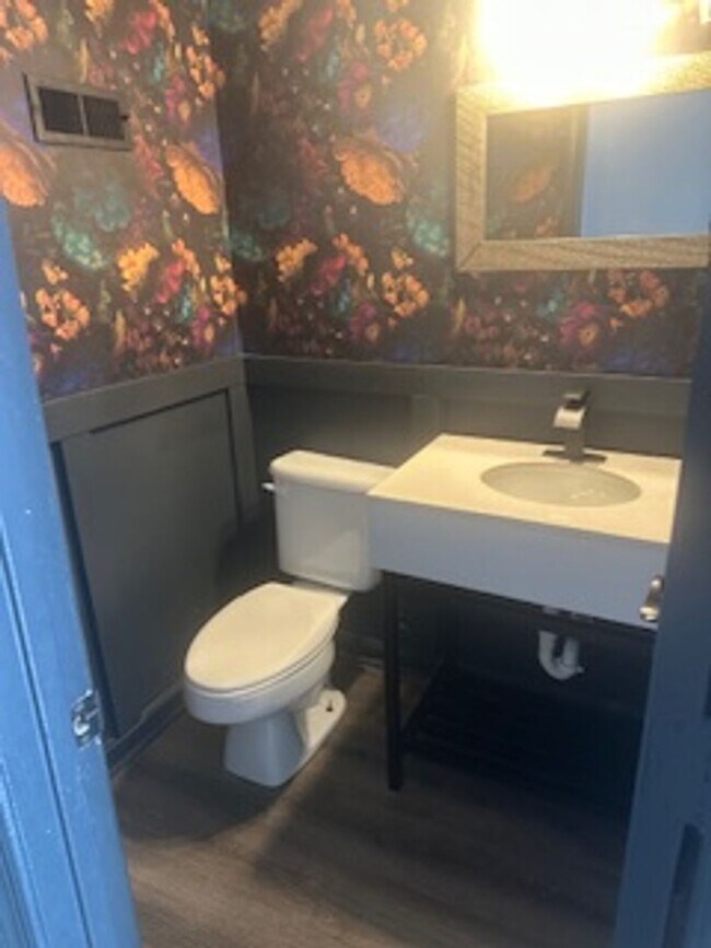 Building Photo - 3531 Lynhaven Dr