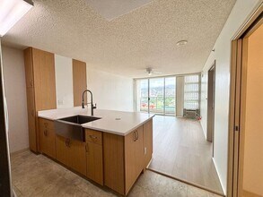 Building Photo - 1133 Waimanu St