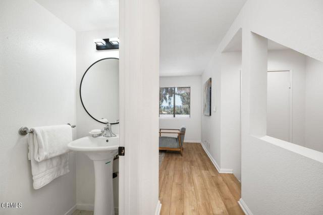 Foto del edificio - 4455 Rockland Pl