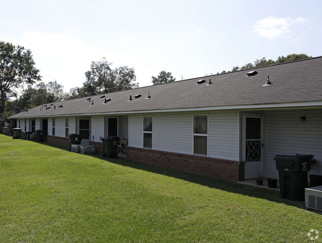 Building Photo - New Briarwood Village Apartments