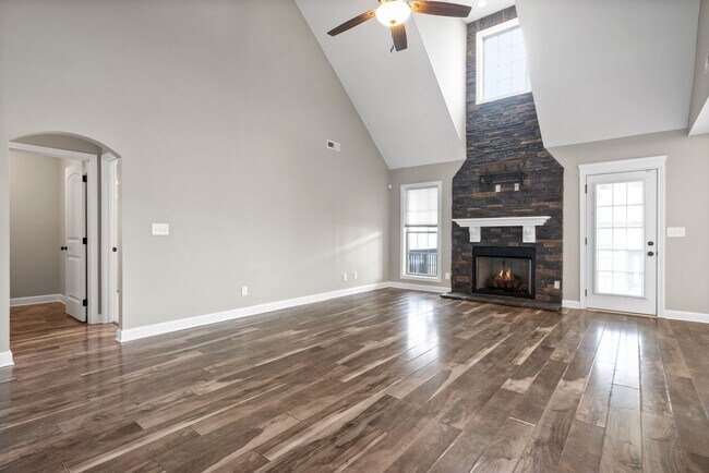 Foto del edificio - Pet Friendly Three Bedroom with Bonus!