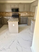 Building Photo - 611 Brazos Trace Dr