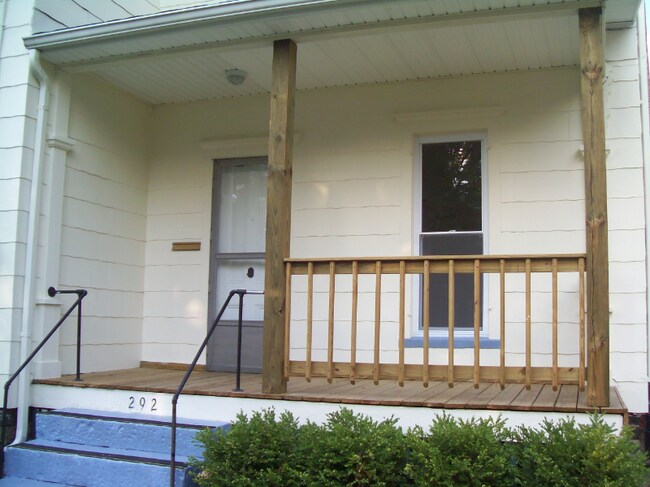 Building Photo - 2 Laird Ave NE
