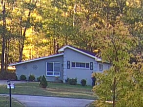 Building Photo - 1085 W Shore Dr Building Photo - 1085 W Shore Dr