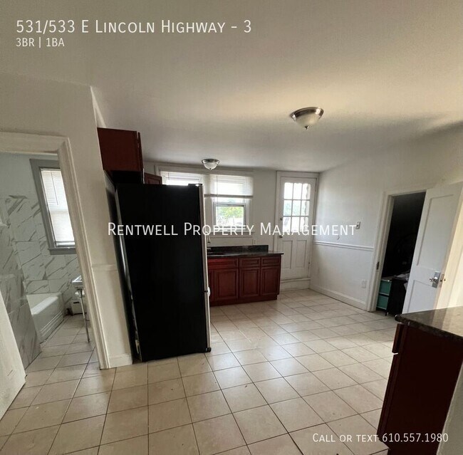 Foto del edificio - 531/533 E Lincoln Highway-3